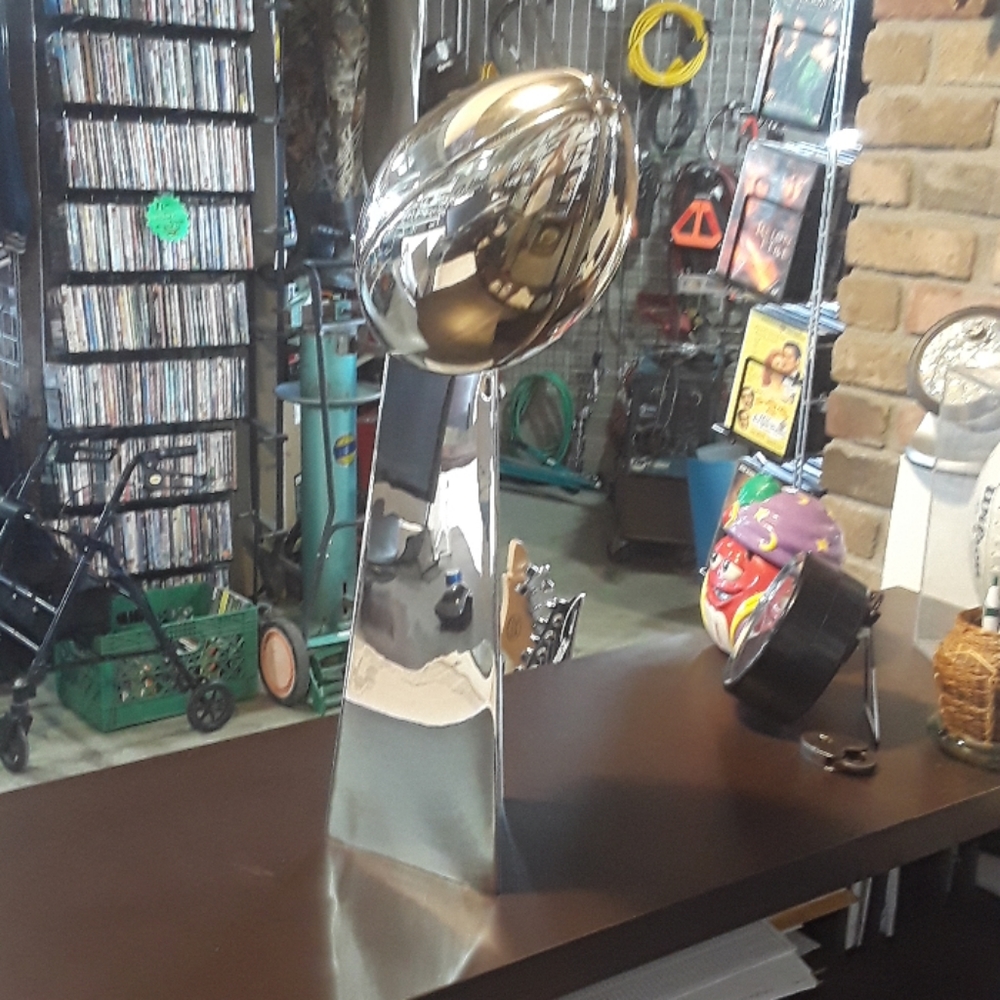 Trophy - Picture 4 of 5